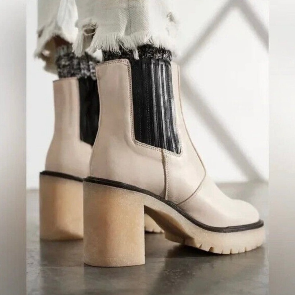 Free People “James” Lug Heel Chelsea Boot - Size US 9.5